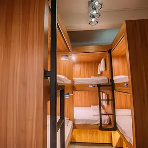  Hostel Bluewaters Pods 38 Hongkong St Singapore