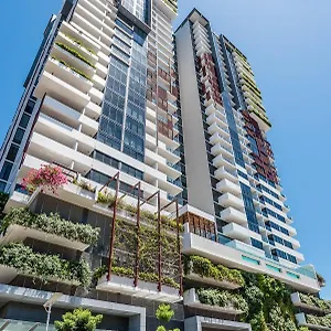 **** Aparthotel Serain Residences On Merivale Street Australia
